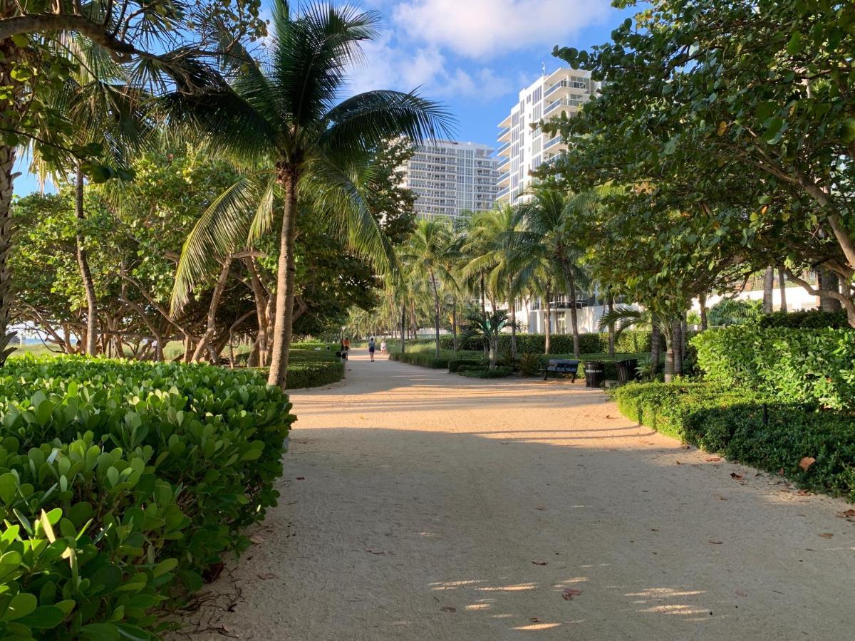 Biscayne Garden'S Studio Golden Glades Екстериор снимка