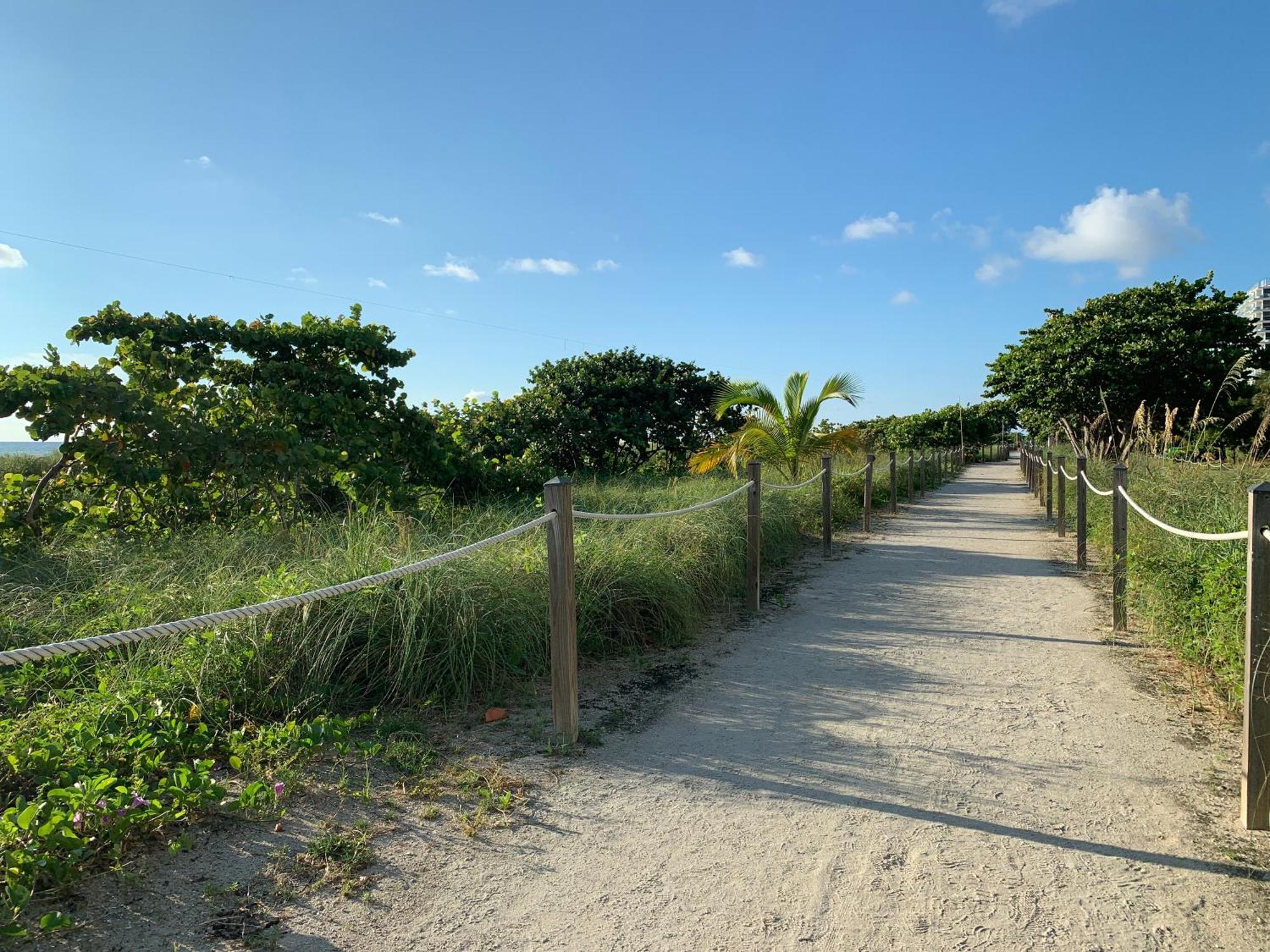 Biscayne Garden'S Studio Golden Glades Екстериор снимка
